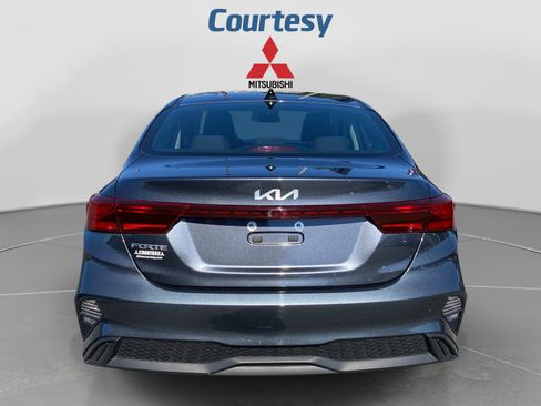 Used 2023 Kia Forte LXS w/ LXS Technology Package FWD image 4