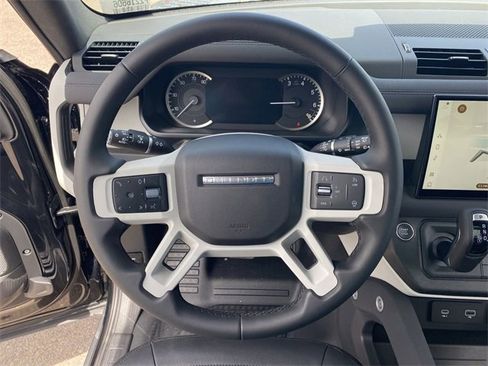 Used 2023 Land Rover Defender 130 SE image 20