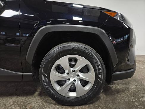 Used 2021 Toyota RAV4 LE AWD/4WD image 59