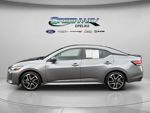 Used 2025 Nissan Sentra SR image 13