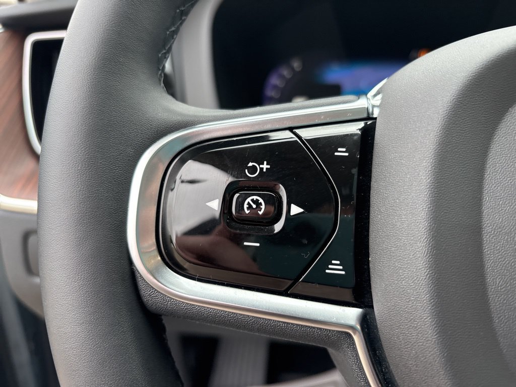 Certified 2023 Volvo XC60 B5 Plus w/ Climate Package AWD/4WD image 23