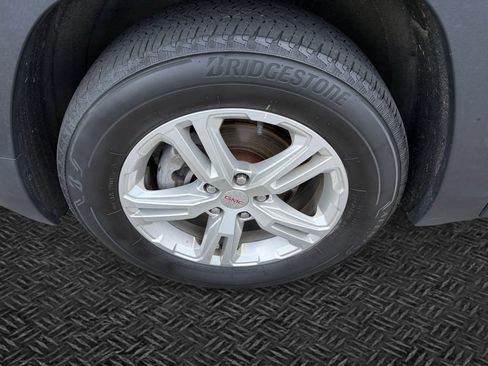Used 2024 GMC Terrain SLE AWD/4WD image 11