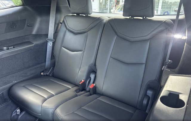 Used 2024 Cadillac XT6 Premium Luxury w/ Technology Package FWD image 6