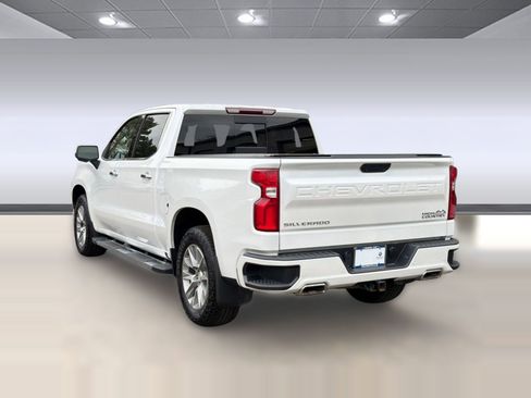 Used 2022 Chevrolet Silverado 1500 High Country w/ Z71 Off-Road Package AWD/4WD image 3