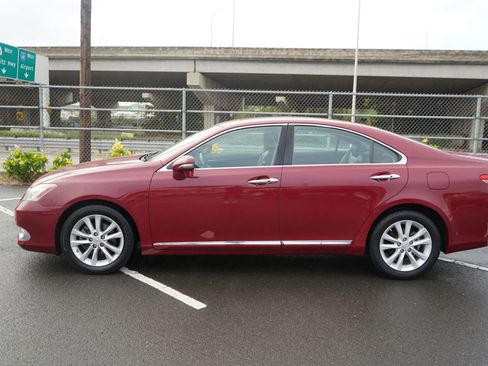 Used 2010 Lexus ES 350 FWD image 2