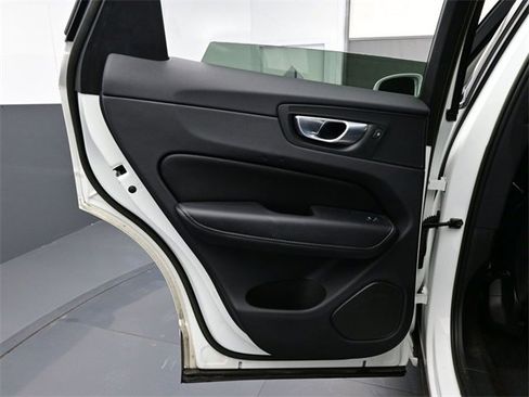 Used 2022 Volvo XC60 B6 Inscription w/ Advanced Package image 11