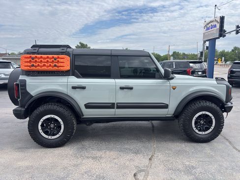 Used 2024 Ford Bronco Badlands w/ Sasquatch Package AWD/4WD image 5