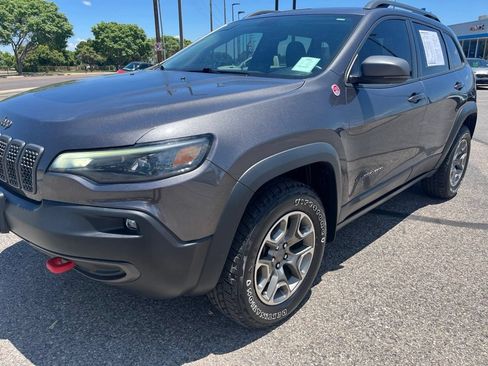 Used 2020 Jeep Cherokee Trailhawk AWD/4WD image 6