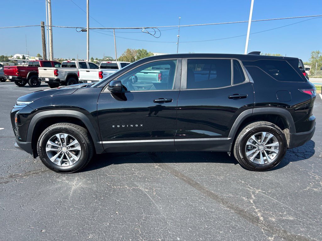 Used 2026 Chevrolet Equinox LT AWD/4WD image 8