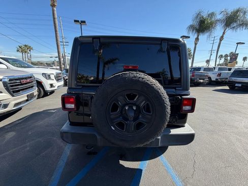 Used 2018 Jeep Wrangler Unlimited Sport image 7