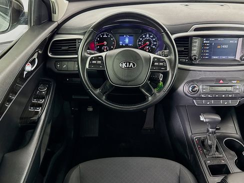 Used 2019 Kia Sorento S image 16