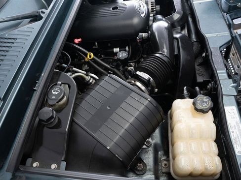 Used 2005 HUMMER H2 w/ Preferred Equipment Group image 16