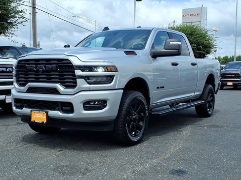 Certified 2026 RAM 2500 Big Horn AWD/4WD image 3