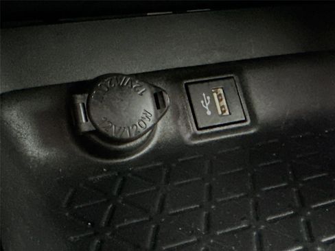 Certified 2025 Toyota RAV4 XLE AWD/4WD image 30