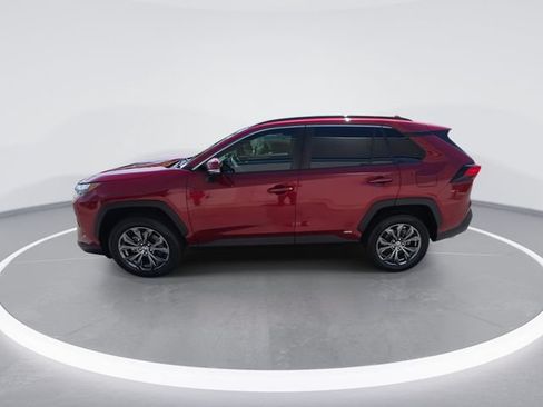 Used 2023 Toyota RAV4 XLE Premium AWD/4WD image 5
