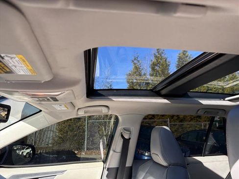 Used 2019 Toyota RAV4 Limited image 10