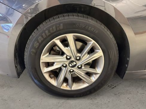 Used 2019 Kia Optima LX FWD image 15
