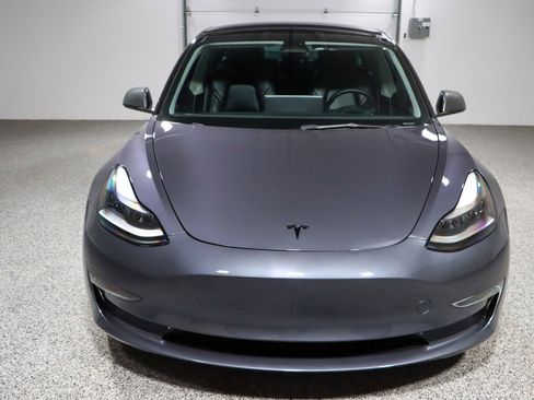 Used 2023 Tesla Model 3 Performance image 4