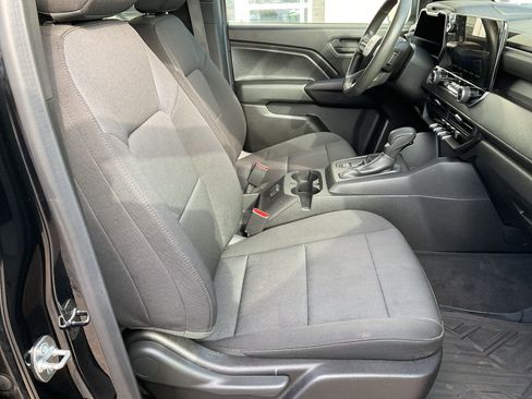 Used 2024 Chevrolet Colorado W/T image 25