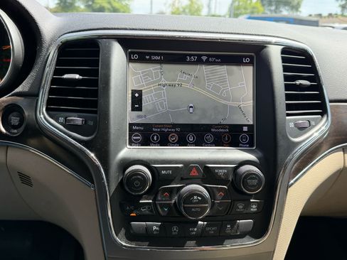 Used 2018 Jeep Grand Cherokee Limited AWD/4WD image 19