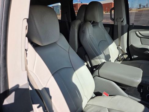 Used 2015 Chevrolet Traverse LT image 30