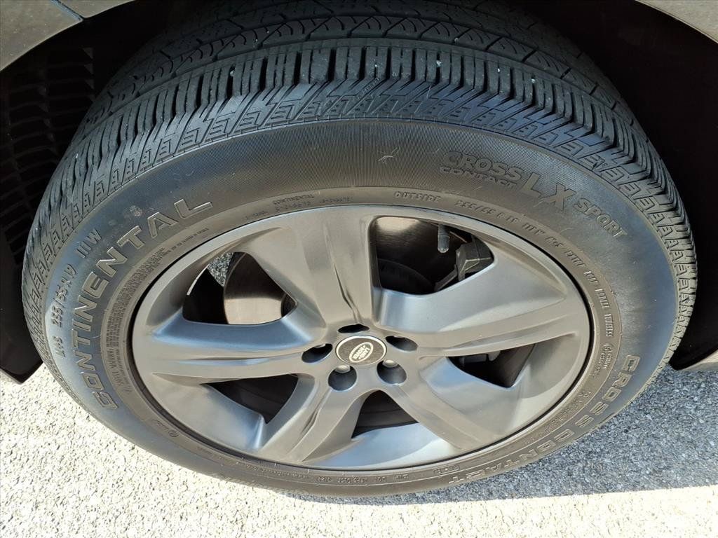 Used 2025 Land Rover Range Rover Velar Dynamic SE AWD/4WD image 9