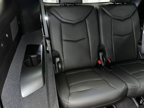 Certified 2025 Cadillac XT6 Sport w/ Technology Package image 38