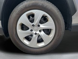 Used 2023 Toyota RAV4 LE FWD video 2