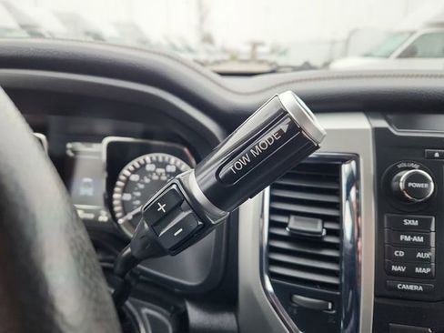 Used 2018 Nissan Titan SL image 46