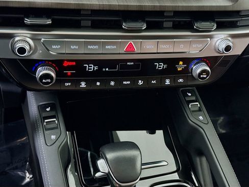 Used 2023 Kia Telluride EX w/ EX Captain's Chair Package image 10