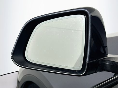 Used 2023 Tesla Model Y 2WD image 16