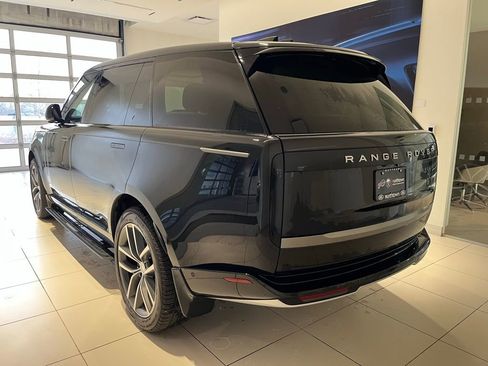 Used 2024 Land Rover Range Rover Long Wheelbase SE AWD/4WD image 6
