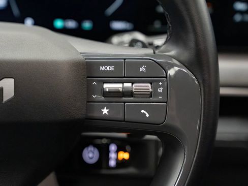 Used 2024 Kia EV9 Wind image 15