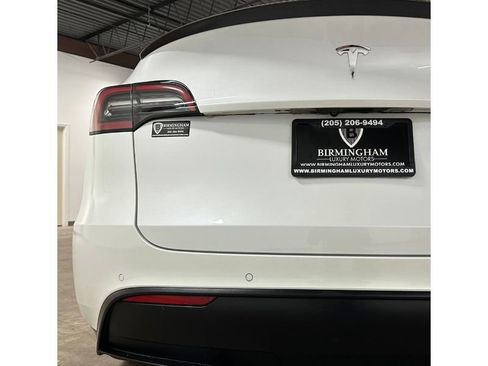 Used 2022 Tesla Model Y Performance image 17