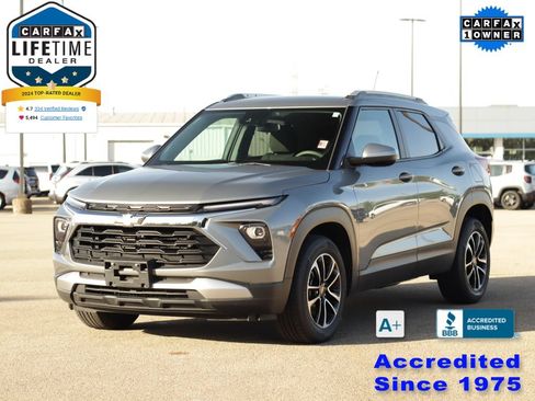 Used 2025 Chevrolet TrailBlazer LT AWD/4WD image 3