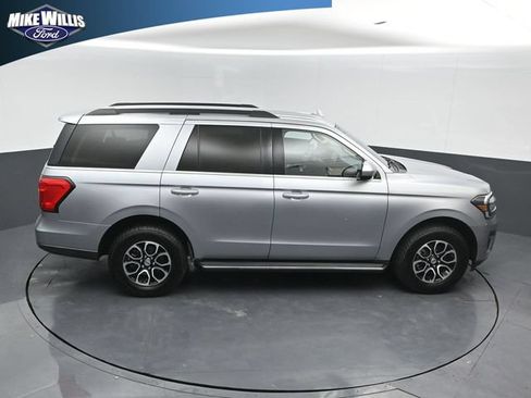 Used 2023 Ford Expedition XLT RWD image 16