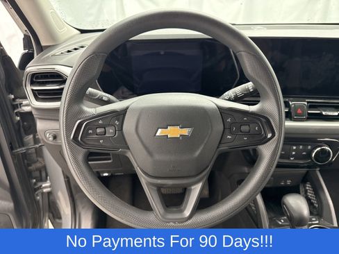 Used 2025 Chevrolet TrailBlazer LT AWD/4WD image 16