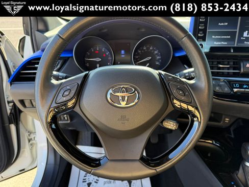 Used 2020 Toyota C-HR XLE FWD image 19