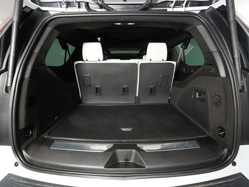 Used 2026 Cadillac Escalade ESV Platinum Sport w/ LPO, ONYX Package AWD/4WD image 11