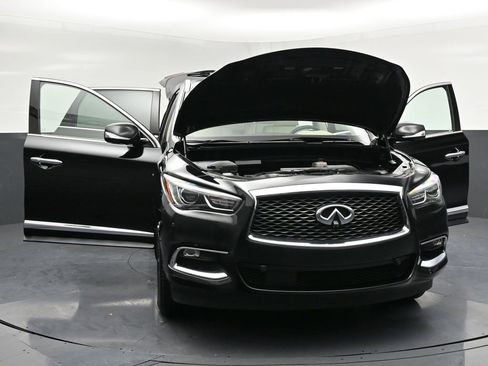 Used 2019 INFINITI QX60 Luxe w/ Essential Package image 39