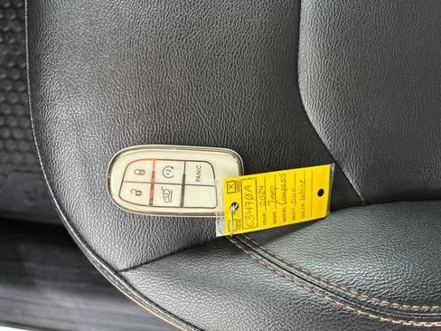 Used 2024 Jeep Compass Latitude image 30