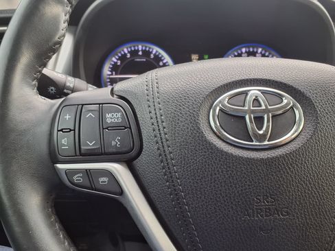 Used 2016 Toyota Highlander Limited w/ Driver Technology Package AWD/4WD image 24