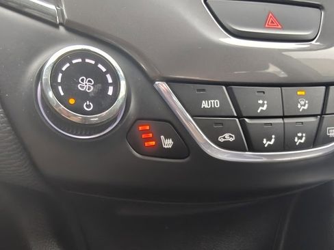 Used 2019 Chevrolet Cruze LT w/ Convenience Package image 26