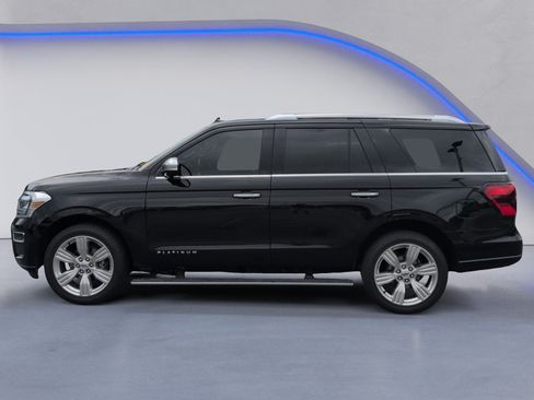 Used 2023 Ford Expedition Platinum AWD/4WD image 3
