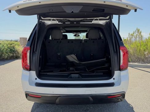 Used 2023 GMC Yukon AT4 w/ AT4 Premium Package AWD/4WD image 10
