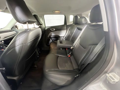 Used 2022 Jeep Compass Latitude w/ Convenience Group AWD/4WD image 23