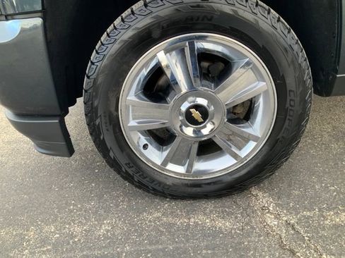 Used 2017 Chevrolet Silverado 1500 LTZ Z71 w/ LTZ Plus Package image 7