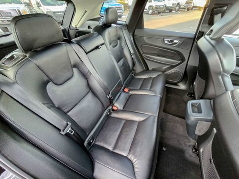 Used 2024 Volvo XC60 B5 Plus image 35