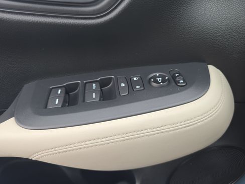 Used 2024 Honda HR-V LX image 26