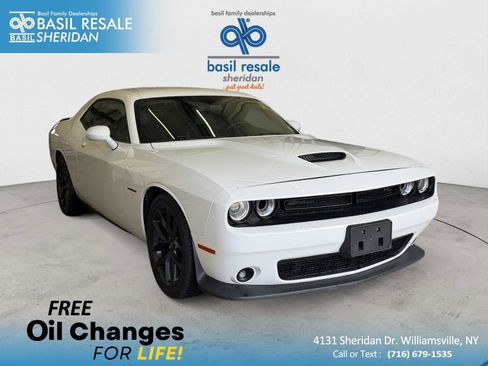 Used 2022 Dodge Challenger R/T w/ Plus Package image 1